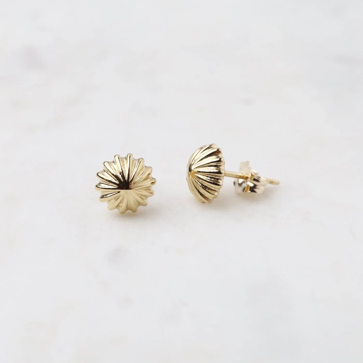 14k Yellow Gold 8mm Scallop Button Stud