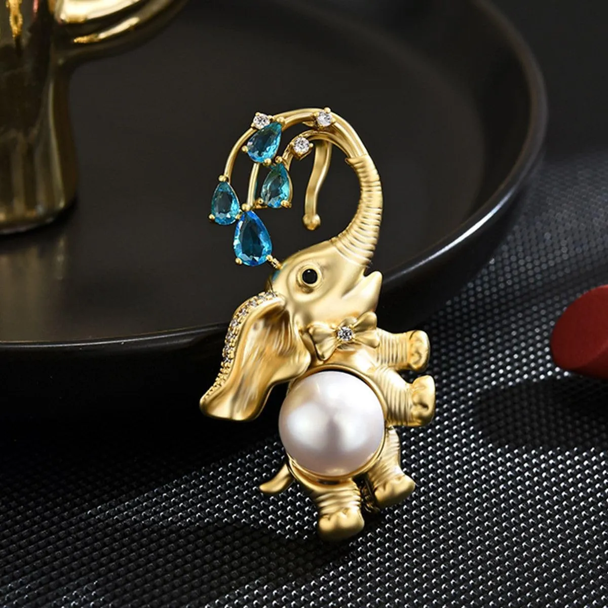 Animal Brooches for Women Gold-Plated Panda/Bee/Snake/Elephant Pearl Brooch Lapel Pin Rhinestone Animals Brooch Jewelry for Mom Wife