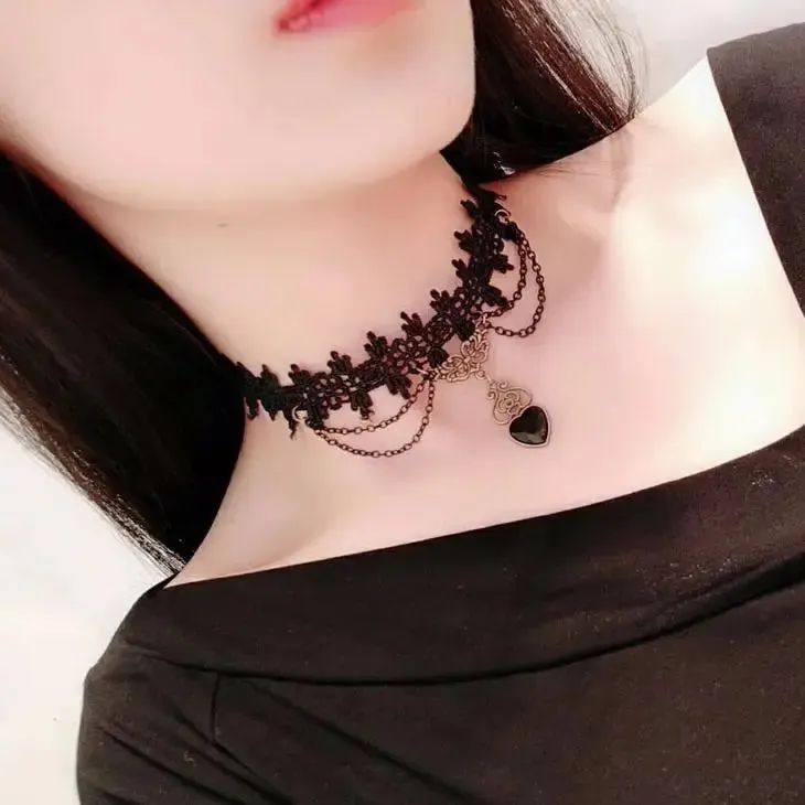 Velvet Fashion Choker Necklace for Women & Girls - Vintage Lace Necklace with Pendants