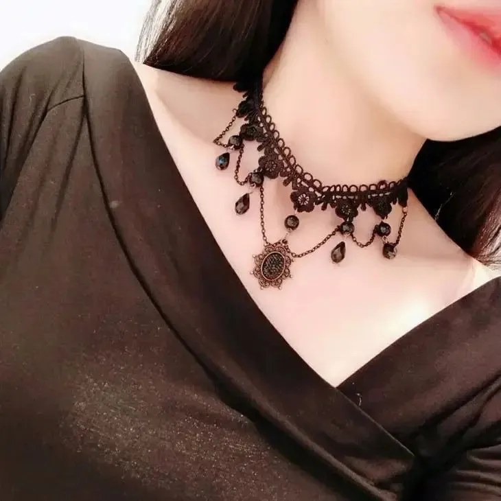 Velvet Fashion Choker Necklace for Women & Girls - Vintage Lace Necklace with Pendants