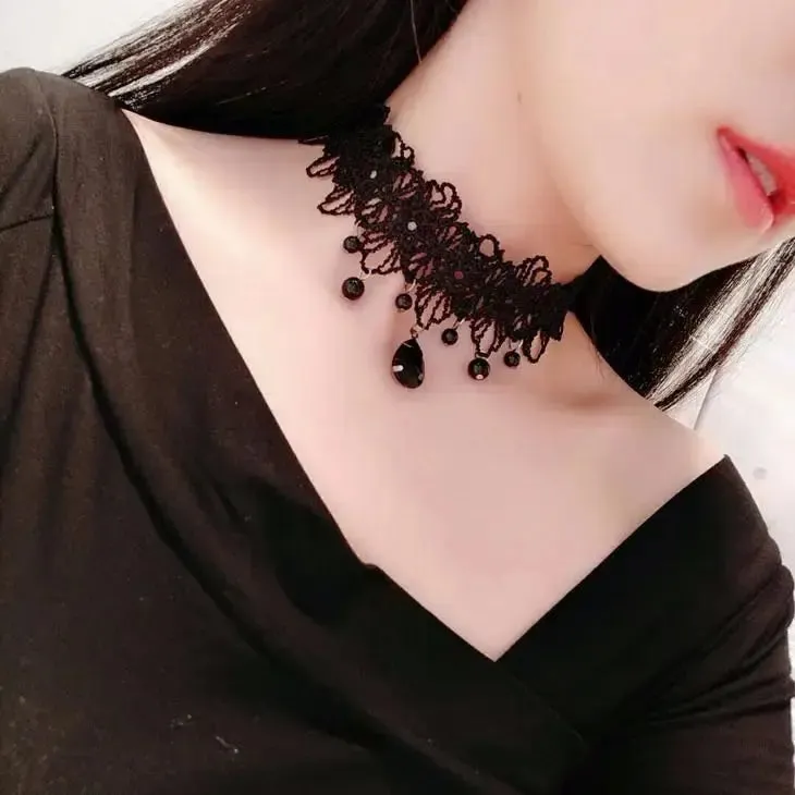 Velvet Fashion Choker Necklace for Women & Girls - Vintage Lace Necklace with Pendants