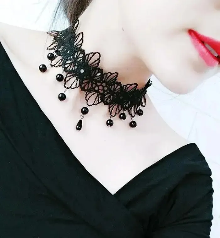 Velvet Fashion Choker Necklace for Women & Girls - Vintage Lace Necklace with Pendants